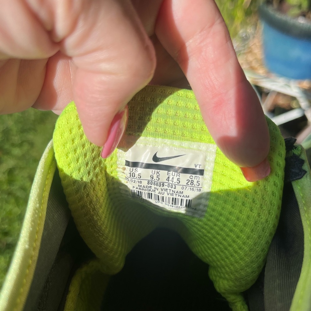 Nike Black and Neon Green Sneakers - Picture 3 of 9